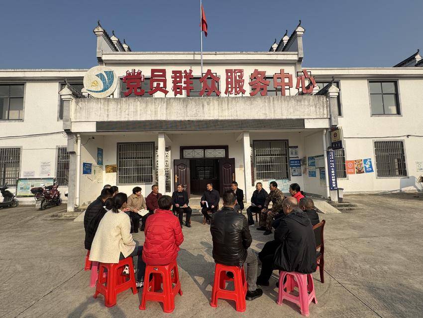 木兰乡：人大代表全程护航  将李路旧貌换新颜.doc