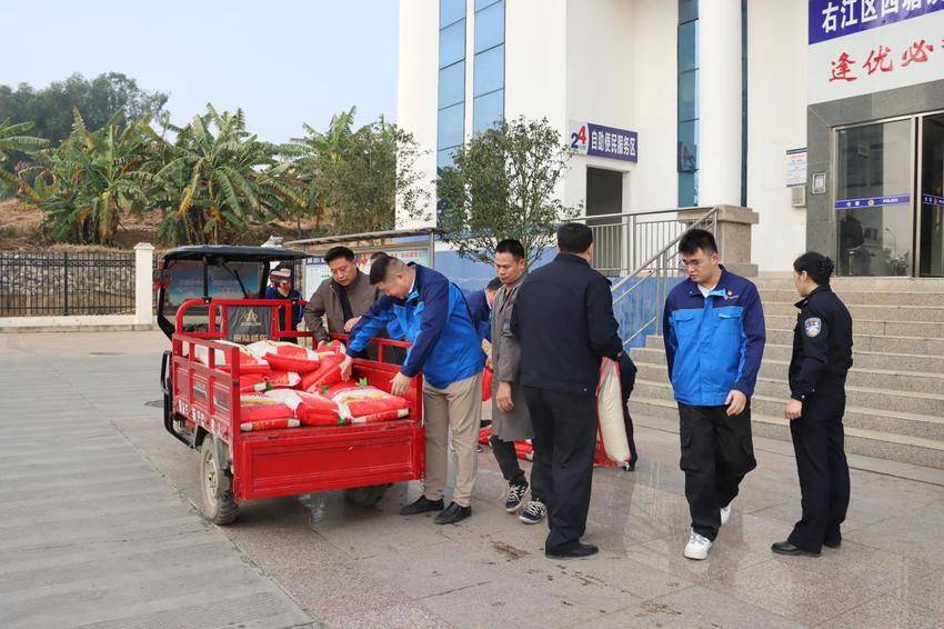 【一线传声】南百改扩建项目党支部赴四塘派出所开展慰问活动.docx