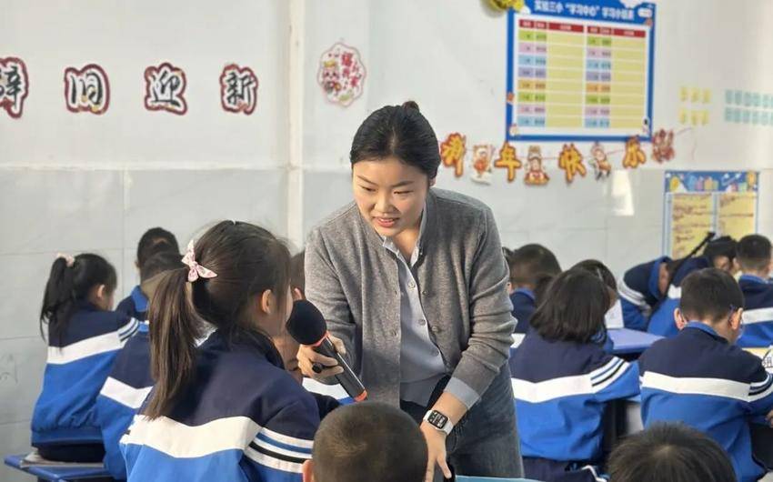 讲故事 读儿歌  做游戏  摸规律0419.docx