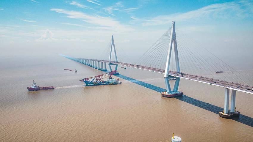 【特别策划】长虹飞渡处的师徒接力.docx