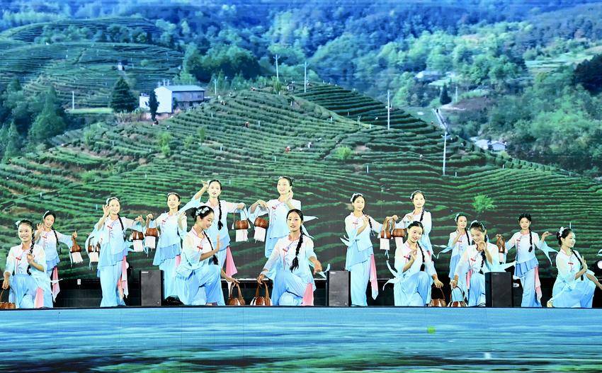 3_竹溪一中高质量发展大会文艺展演为祖国庆生.doc