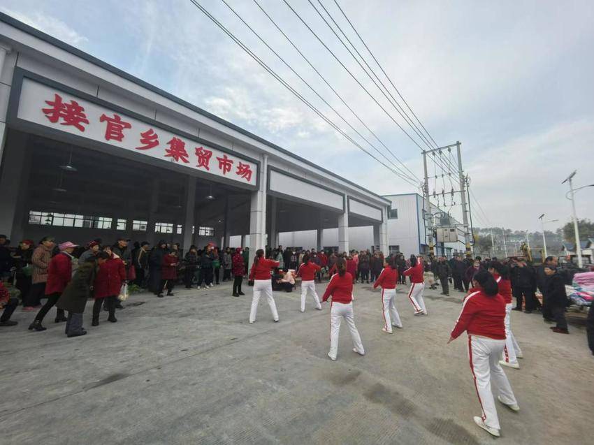 安陆市接官乡：三措并举强民生 绘就宜居新画卷.docx