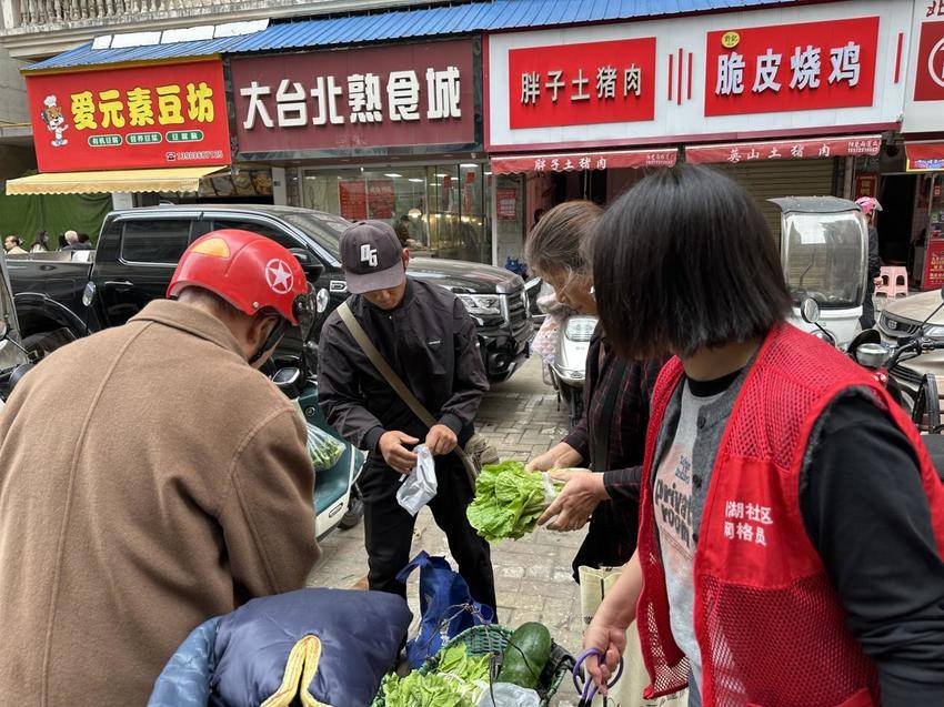 郭婆婆“三迁”玉米摊.docx