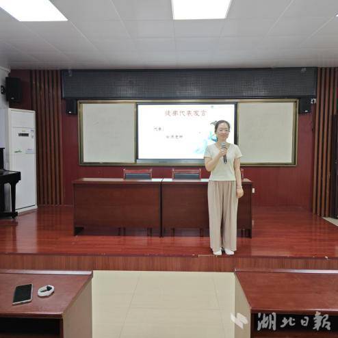 青蓝结对育桃李.docx