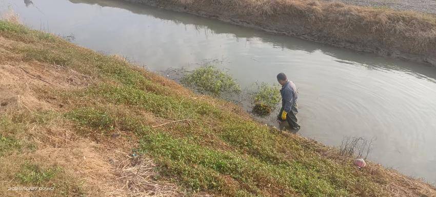 杜湖街道：清淤疏渠保灌溉护航秋耕惠民生.doc