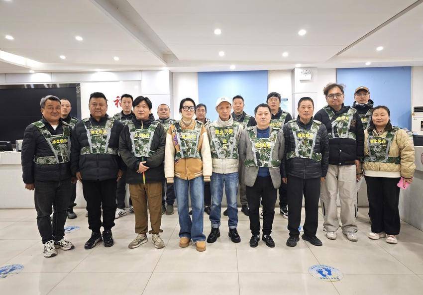 武昌区大东门社区：织密安全防护网 携手民兵开展夜间消防安全突击检查.docx