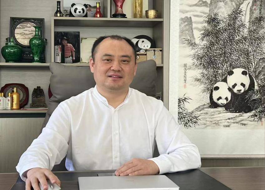 姚俊峰：天方夜谭的行业“间谍” 剩者为王的功夫“熊猫”.docx