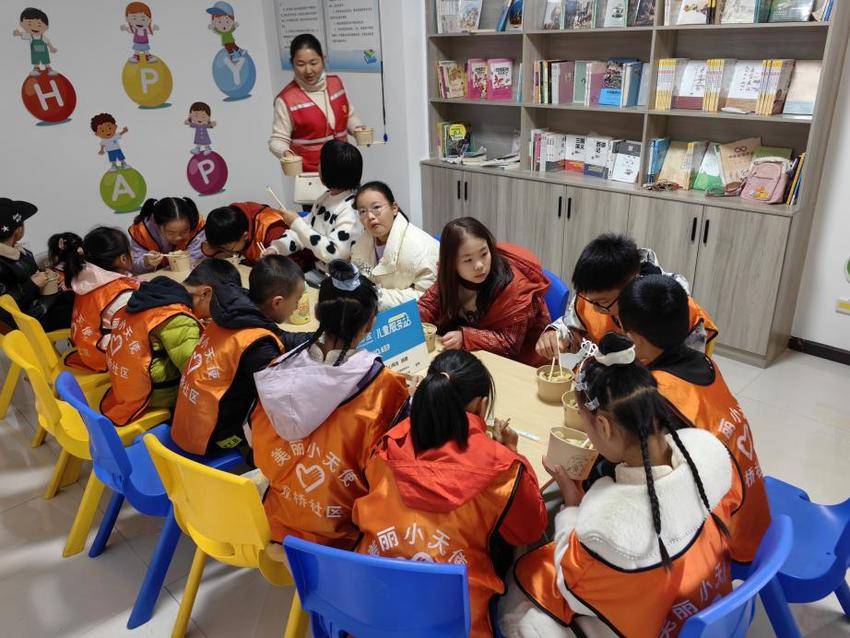 “重阳敬老饺香传情·社区同心共话安康”双桥社区用爱暖了老人心（图文）.docx