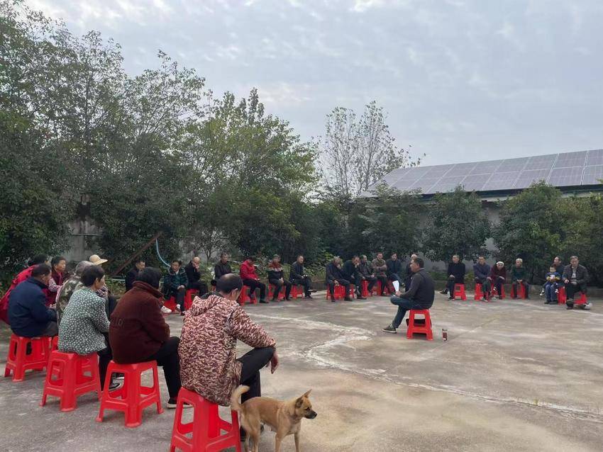 安陆市雷公镇柏桥村“屋场会”听民声：安全知识送上门 急难愁盼现场办.docx