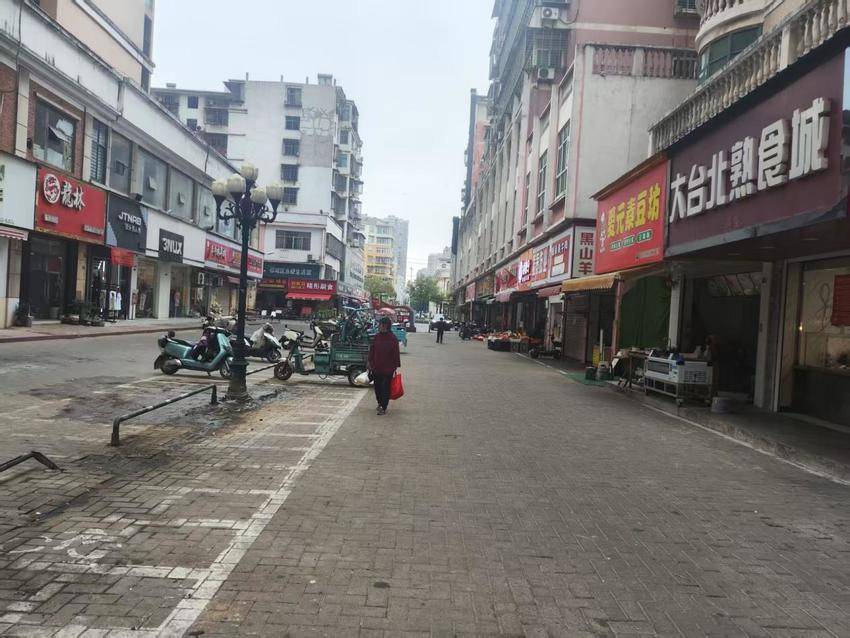 郭婆婆“三迁”玉米摊.docx