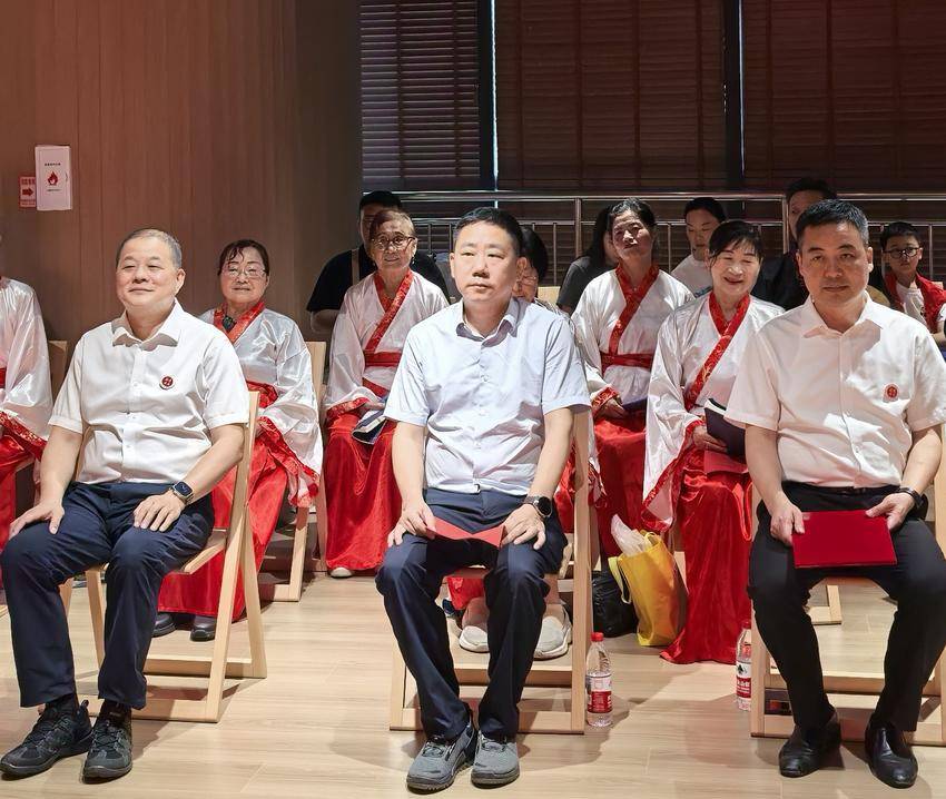 孝南区“七彩银龄驿站”揭牌，开启文化养老新篇章，孝南区60周岁以上老人享7(1).docx