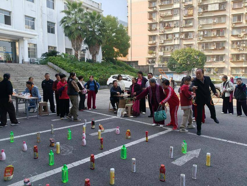 香锦社区举办重阳趣味运动会.docx
