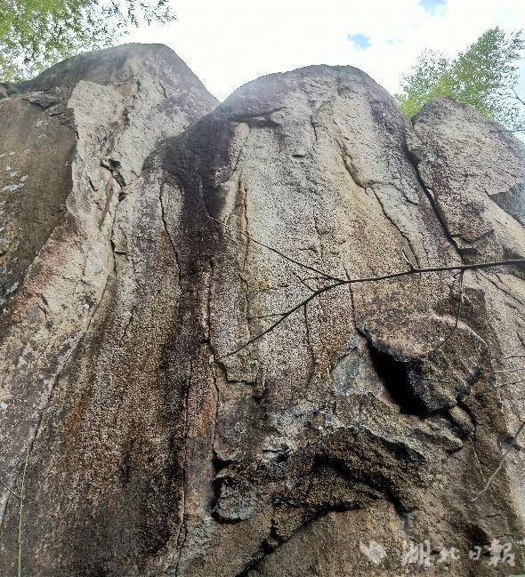 岁月无声  唯石能言(1).docx