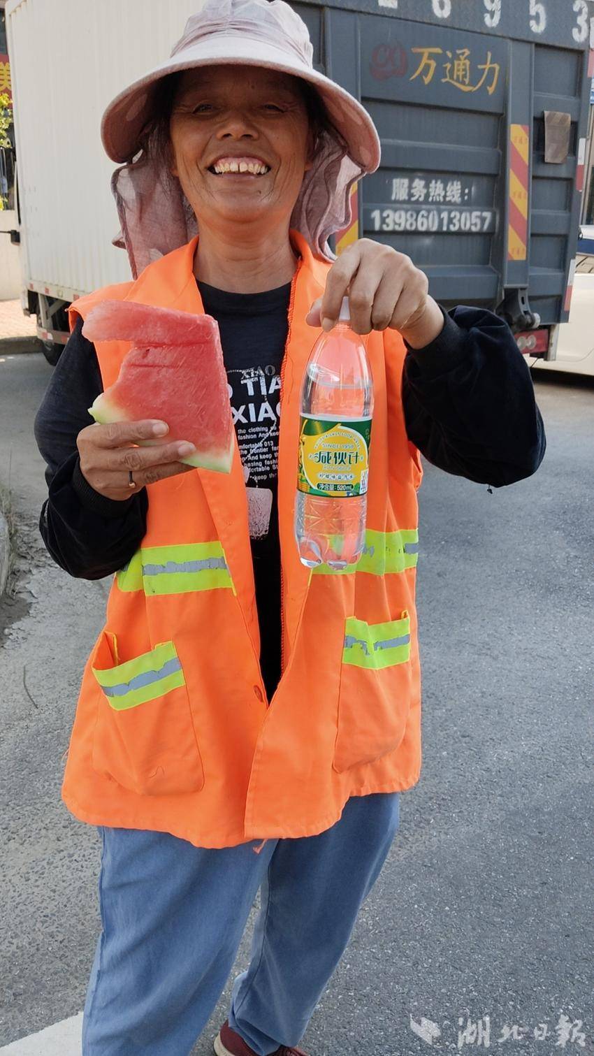 新市民公司多措并举  全力保障户外一线工作者“平安度夏”.doc