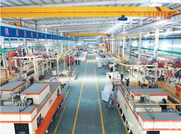 发展循环经济，构建新能源新材料产业体系