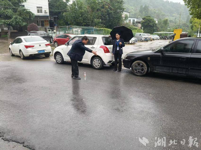 五龙社区格格故事—无序停车扰民心 社区规“画”解难题.doc