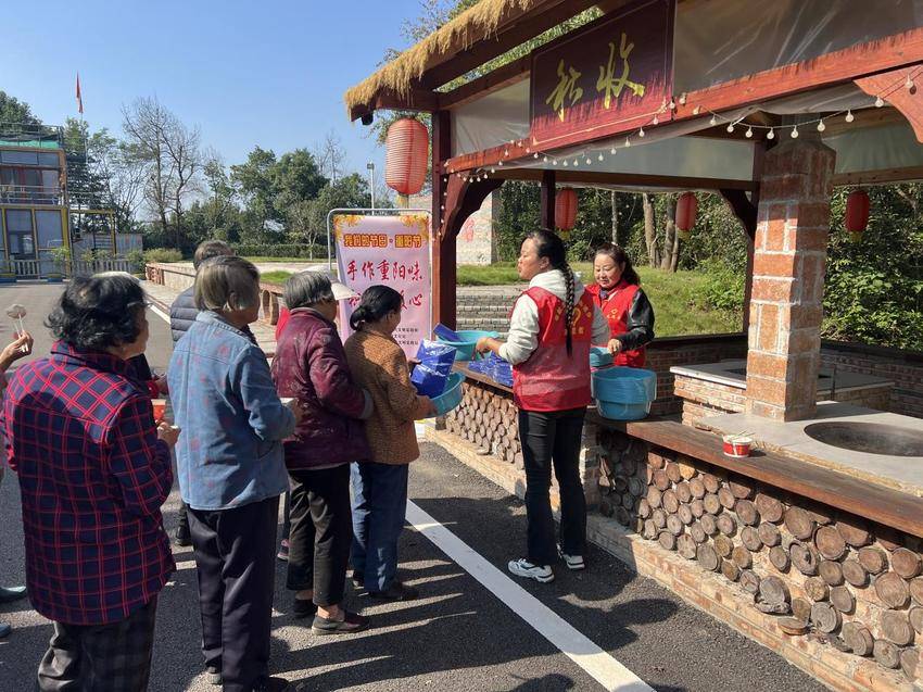 灵乡镇：手作重阳好滋味 积分兑换暖人心.docx