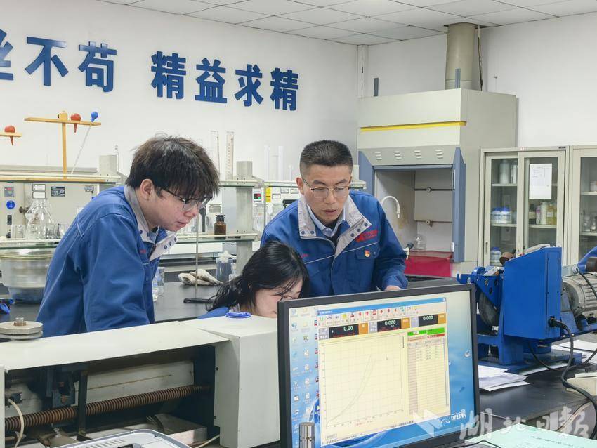 咸宁职院创新模式赋能人才培养与产业发展.doc