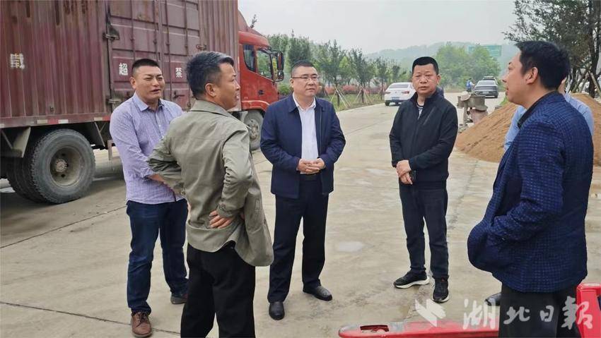 蕲春县科经局走访服务工业企业