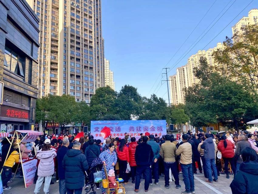 以“文明”为媒 以“赶集”为趣  罗家桥街道“文明集市”弘扬文明新风(副本)(副本).docx