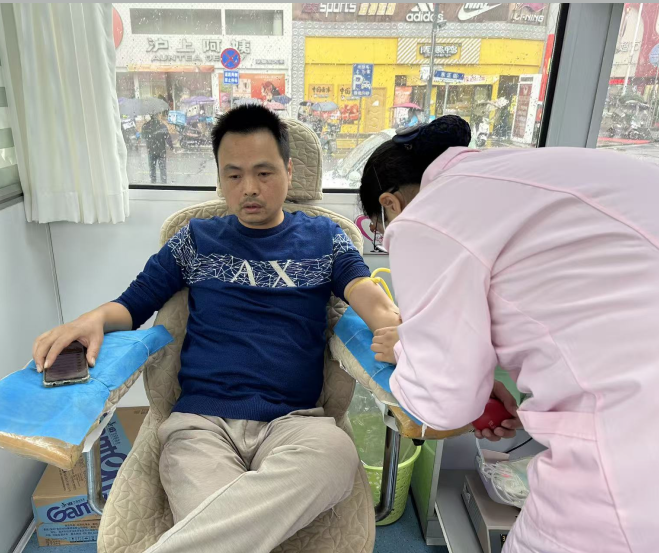 热血铸师魂·爱心传美德——广水市书生学校教师积极参与无偿献血活动-发云上随州.docx