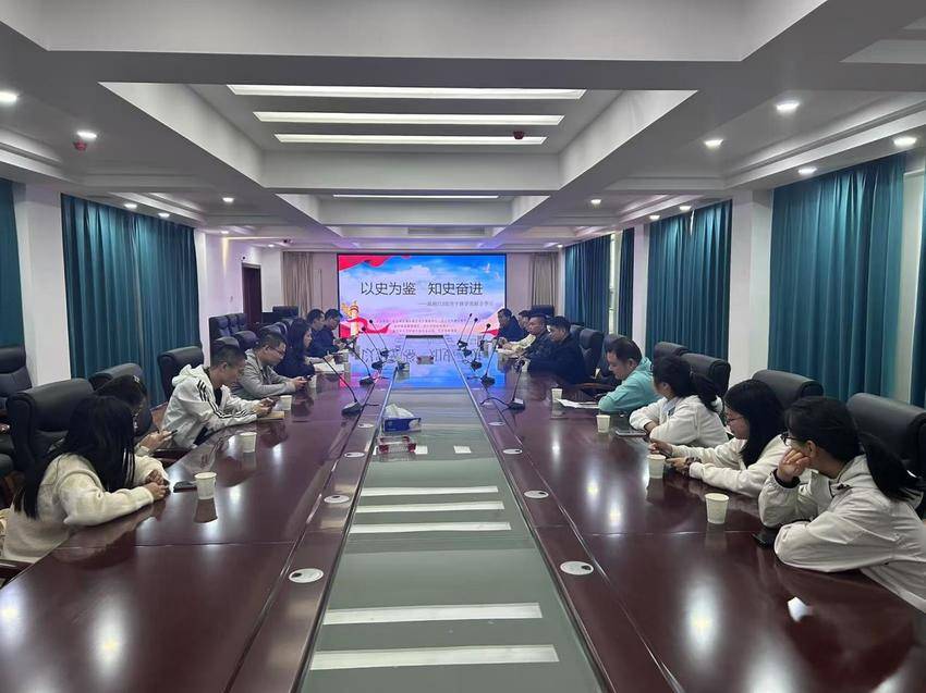 念好“学、练、讲、干”四字诀，培养干部综合能力.docx