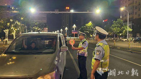 利剑出鞘 广水公安交警开展夏夜治安巡查宣防第三次集中统一行动