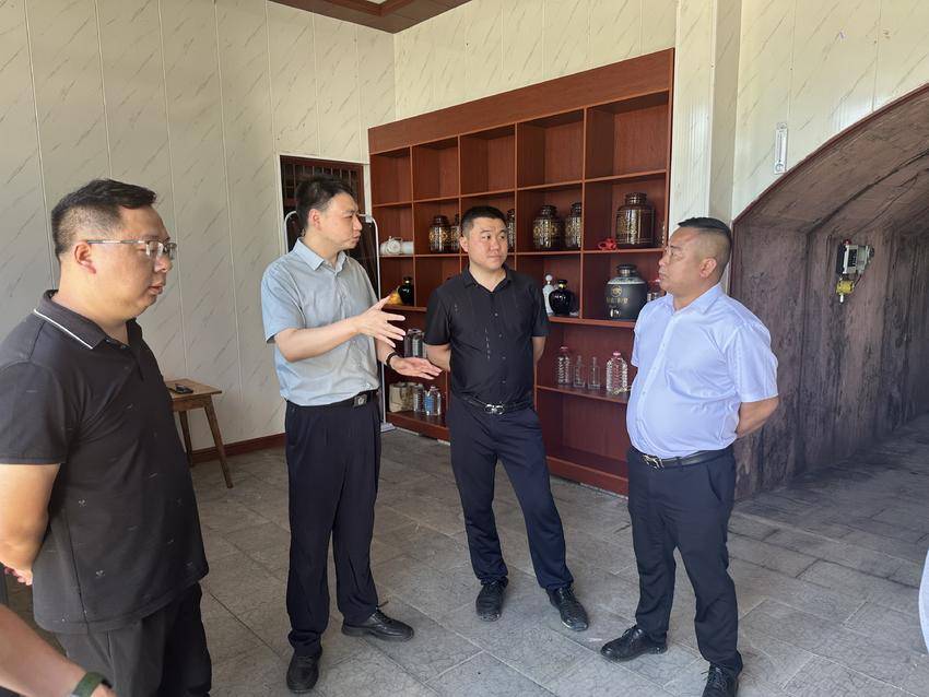 能傲（湖北）综合开发有限公司到长阳鸭子口乡考察调研农旅融合产业发展