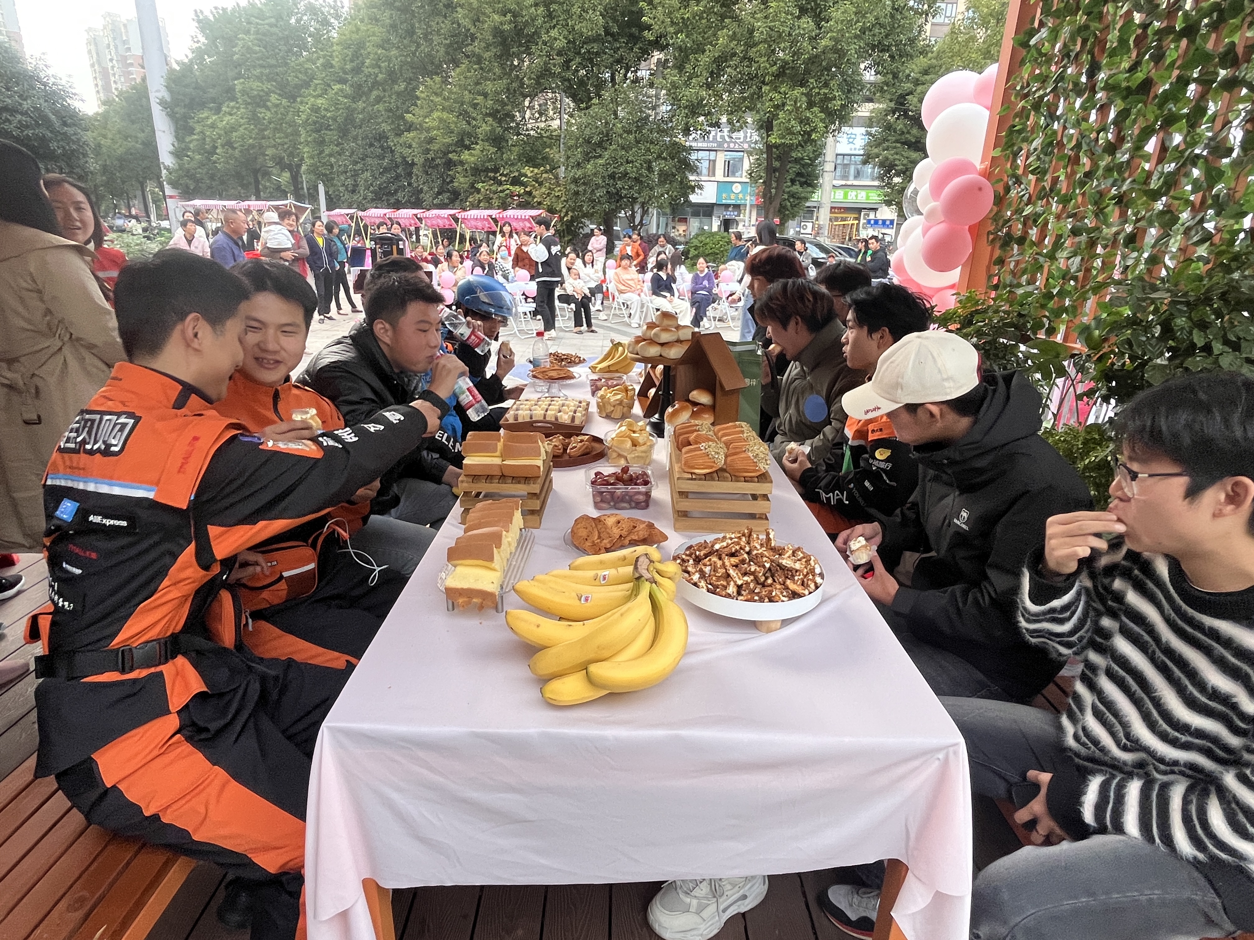 暖新驿站牵情缘 双十一里遇知音——青港社区精准服务新就业形态劳动者.docx