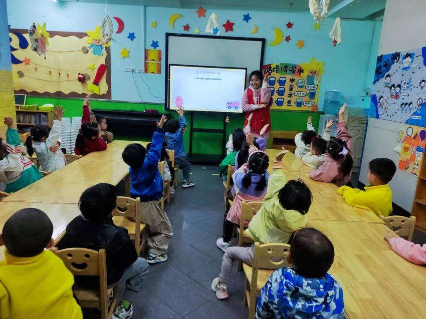 消防安全进校园，安全守护伴成长.docx