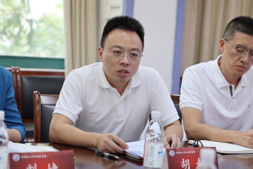 0910人工智能与轻工产业协同创新研究院揭牌.docx