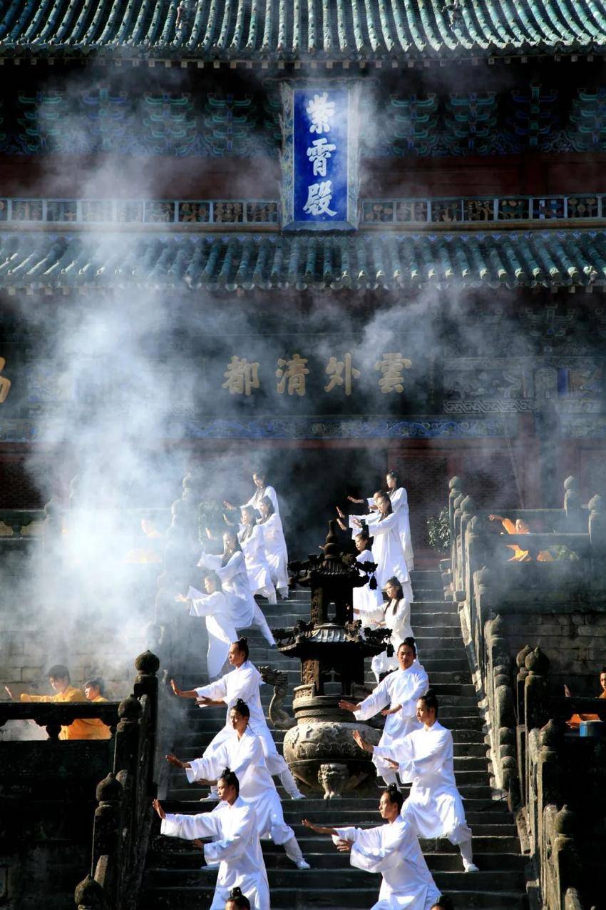 （图片调整后）武当一梦：千年仙山的文旅突围战与国际化叙事探索03.docx