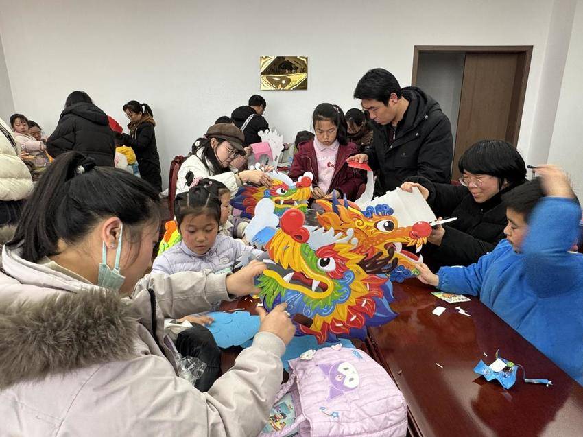 宜昌市图书馆快乐小屋《年年有鱼》绘本讲读报道.docx