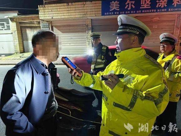 紧盯“四区”“两站” 广水交警着力打造“平安清明” 湖北日报客户端2024-04-07 11:17 湖北日报客户端讯（通讯员王贵生）为严防道路交通事故和严重交通拥堵,着力打造“平安清明”,广水市公安局交警大队早谋划、早动员、早部署，紧盯城市郊区、农村山区、陵园墓区、旅游景区等“四区”和执法服务站、治超站“两站”，确保辖