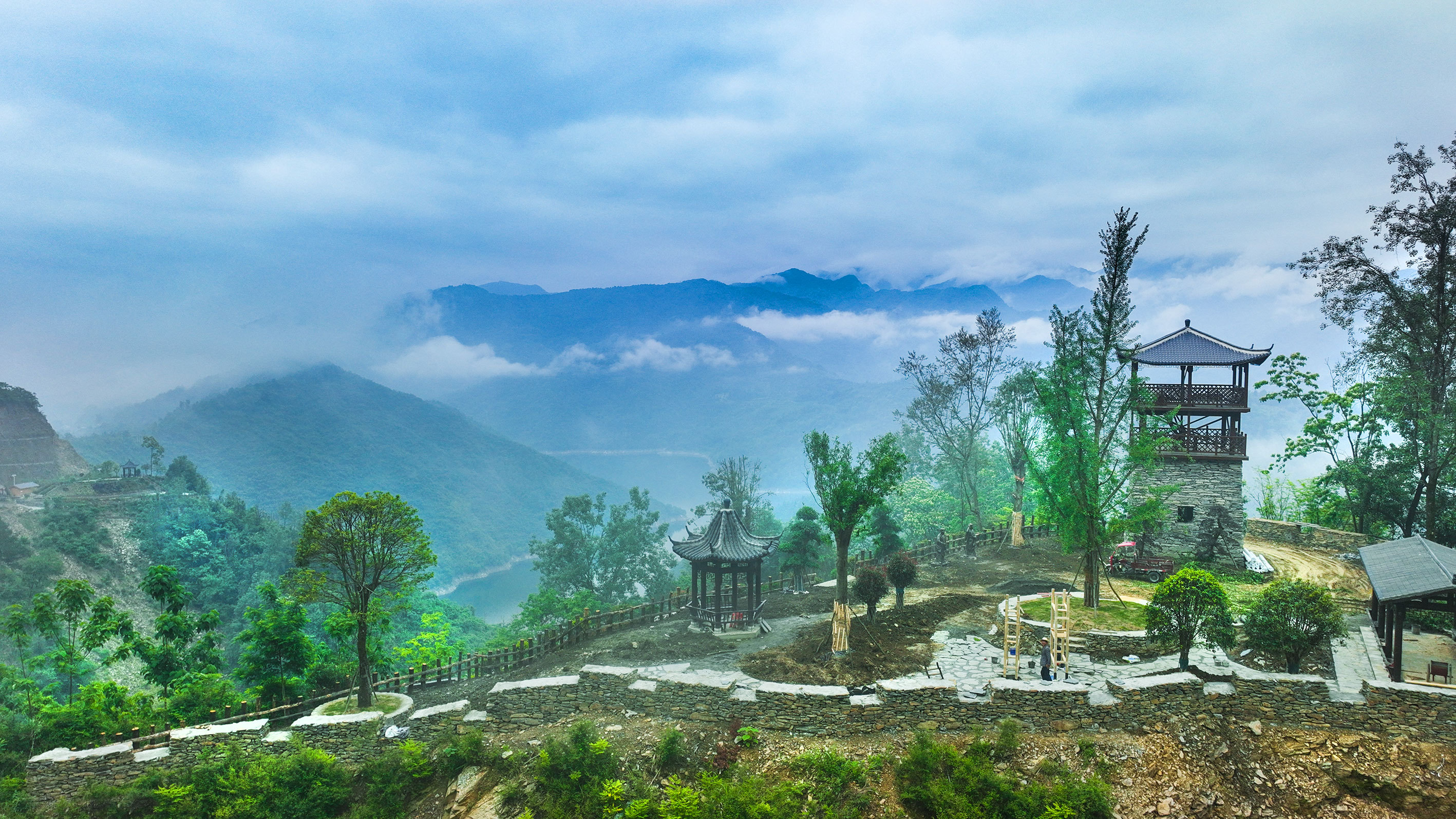 亭台看云亦成景