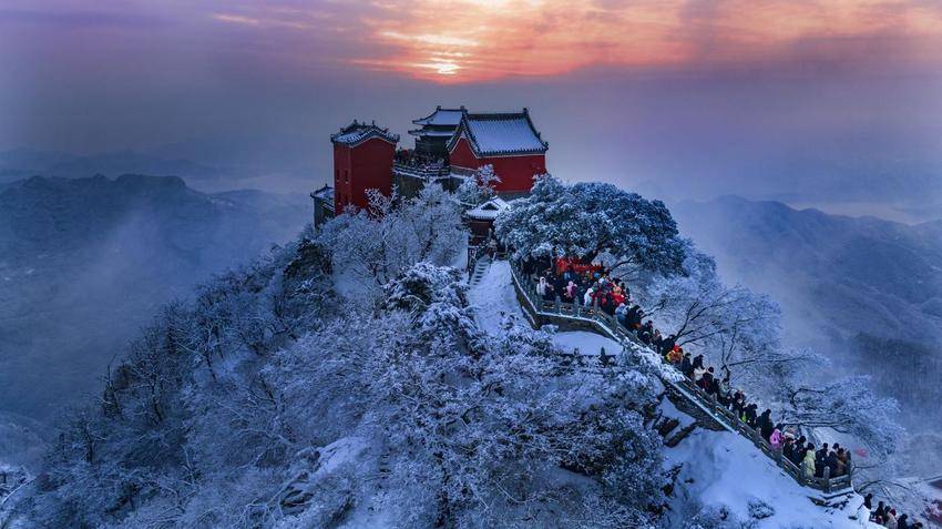 云赏武当冬韵！主题摄影展呈现仙山冰雪与文旅新貌.docx