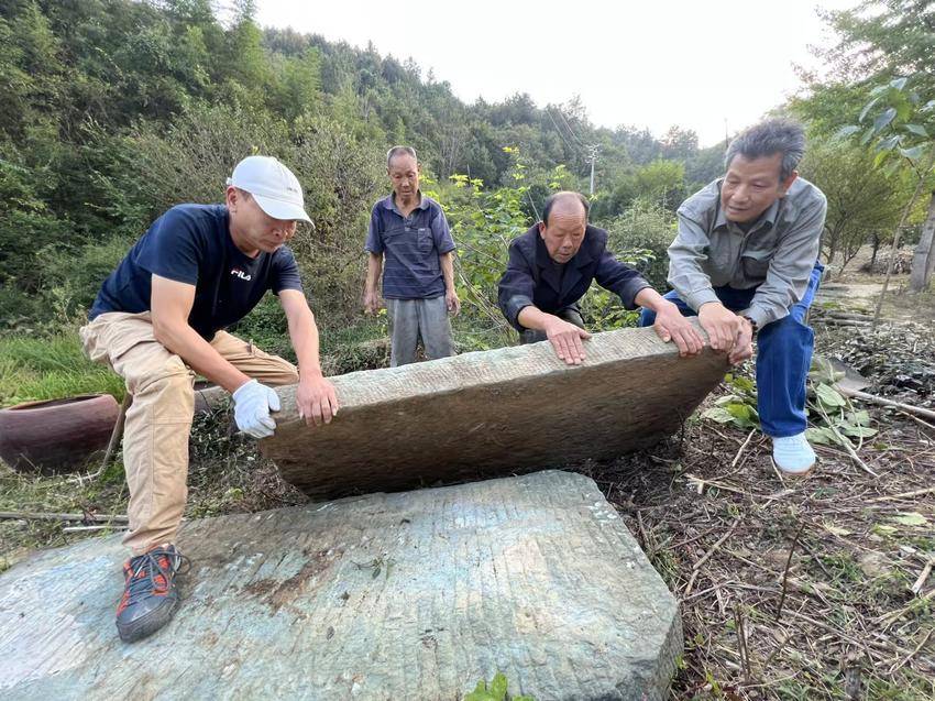红色印记·探寻与修正：他的红色革命历史追寻之旅.doc