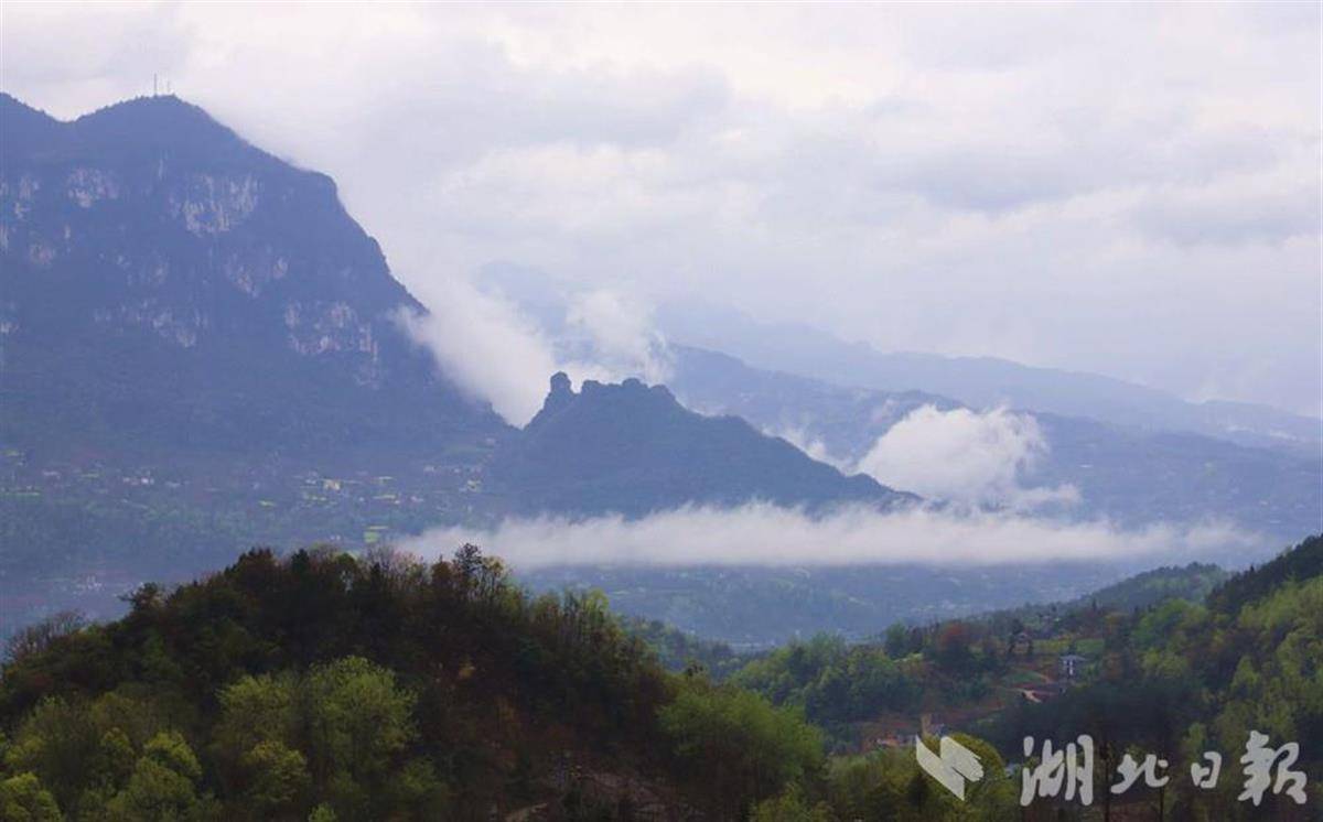 建始景阳山乡云雾起奇景自然来