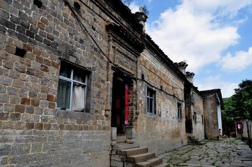 襄阳南漳：陶氏民居 古韵流芳.doc