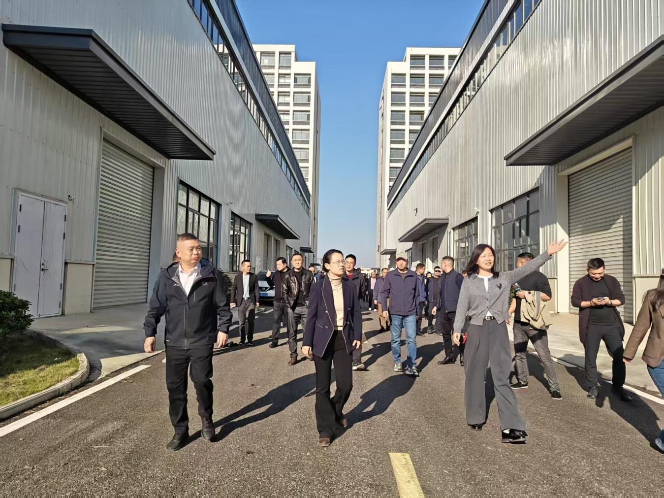 青菱街道吹响“项目落地攻坚”冲锋号 力争2026年村村有项目开工.docx