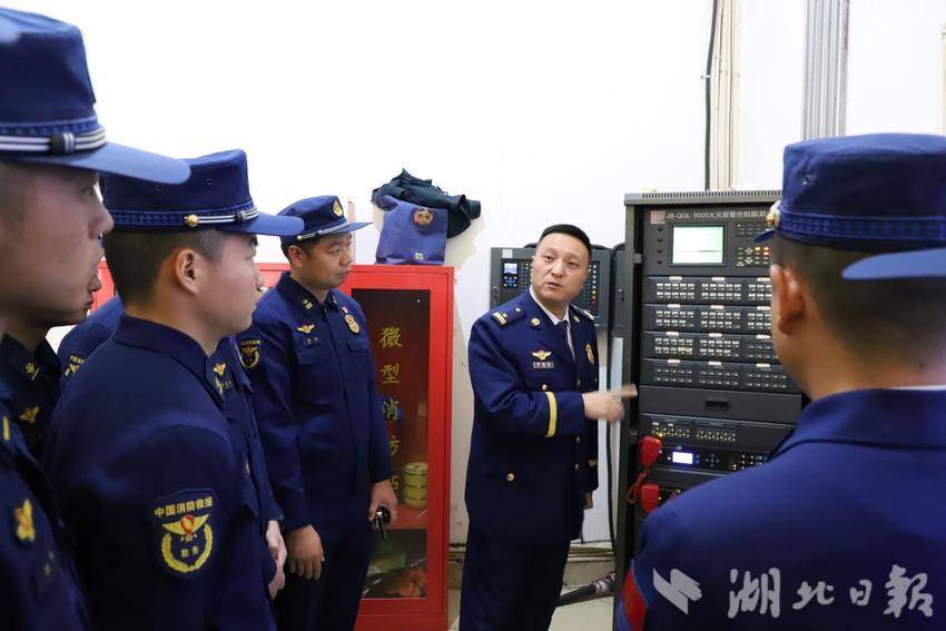 嘉鱼消防救援大队：探索“防消联勤”新模式 推进检查工作实效.docx