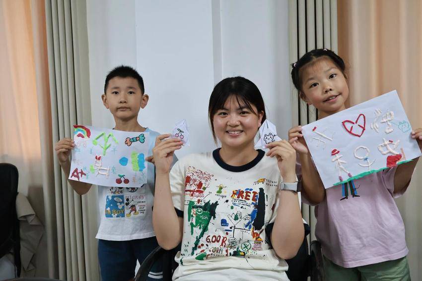 指尖捏出千年文明！湖北文理学院志愿者带娃解锁甲骨文新玩法.docx