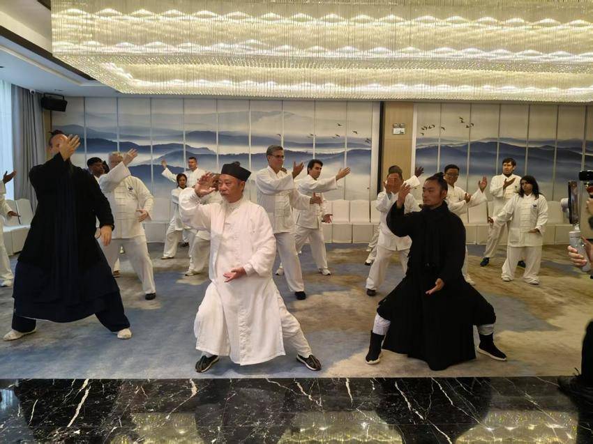 破圈出海(1)(1).docx