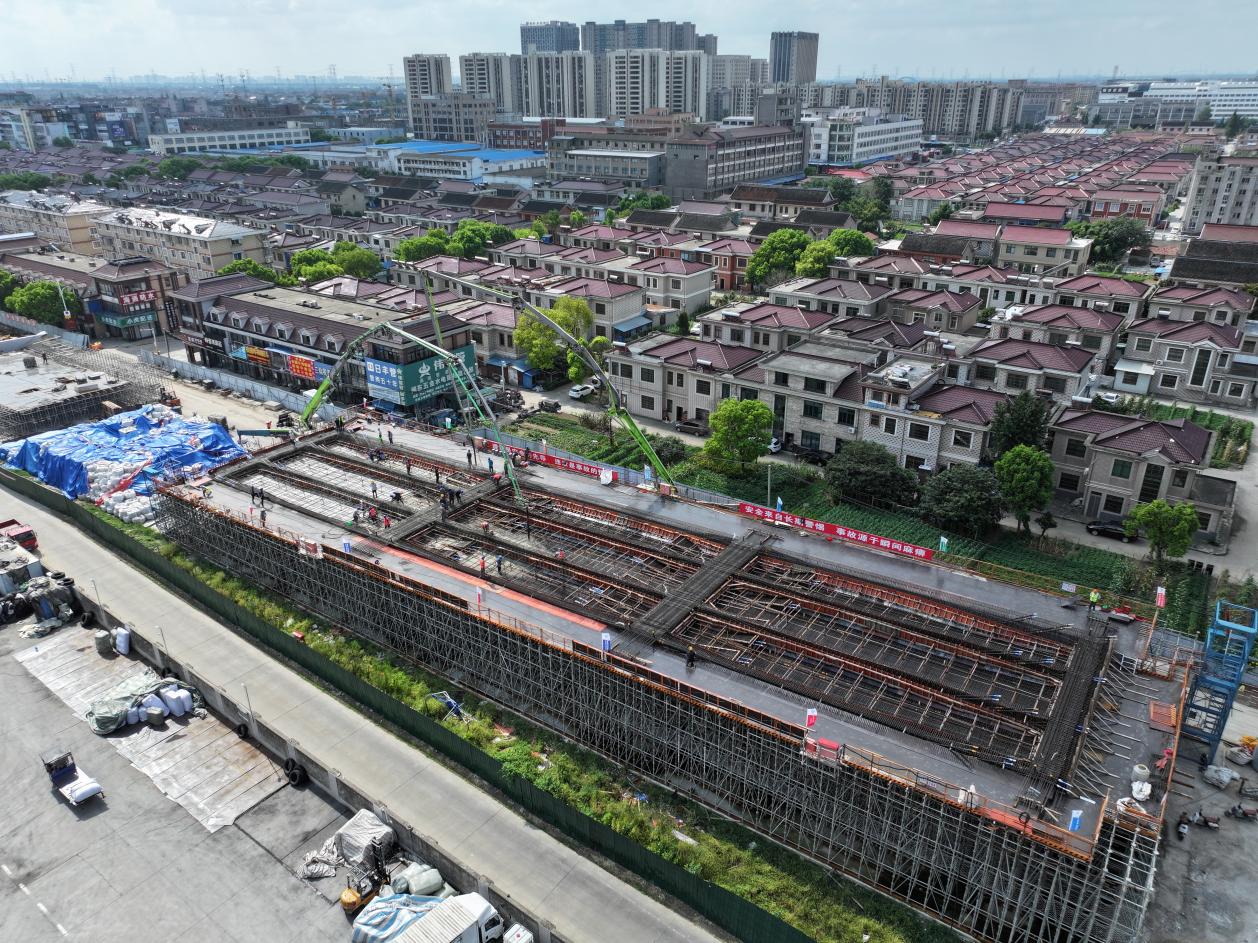 【一线传声】双桥套闸大桥上部结构首次浇筑.docx