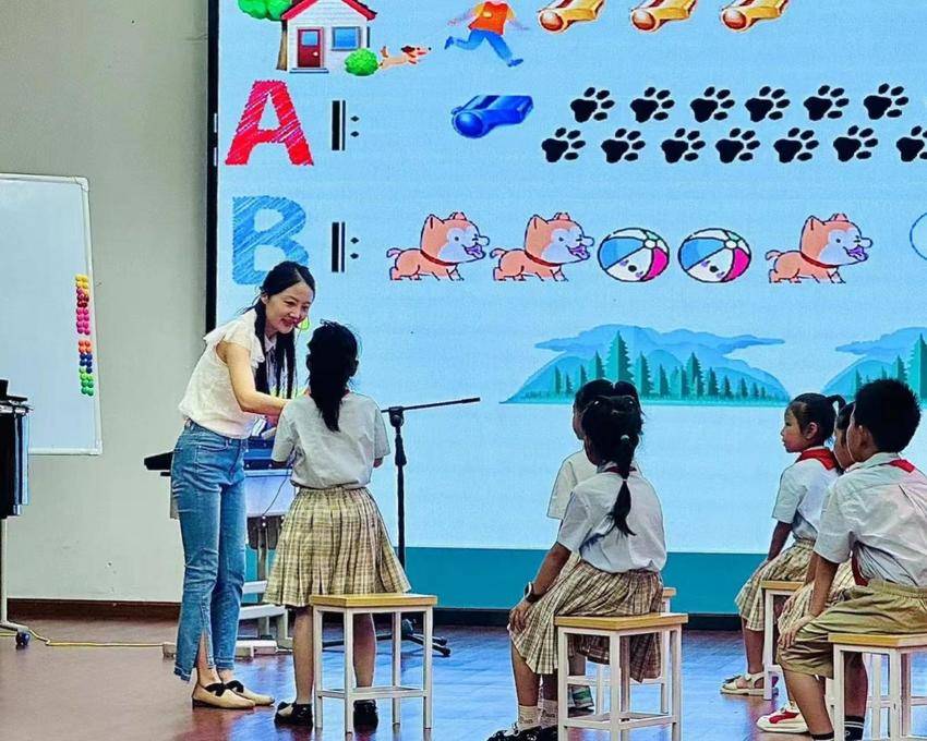 【基层人物】用音符奏响育人华章——记通山县实验小学音乐教师程琛.docx