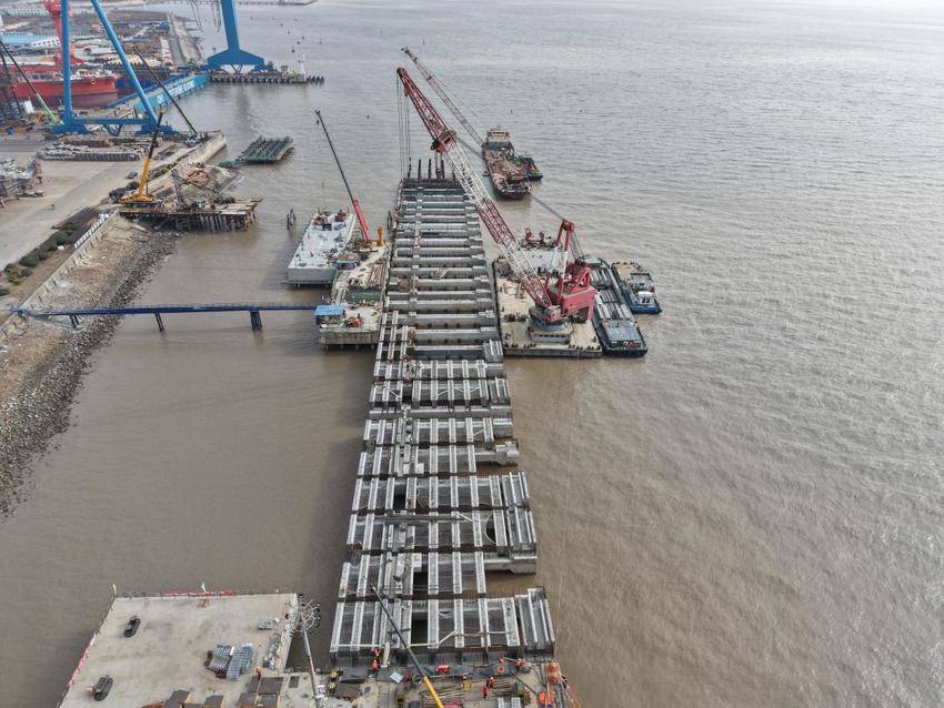 【特别策划】中交二航局启东中远码头改扩建项目收到业主表扬信.docx