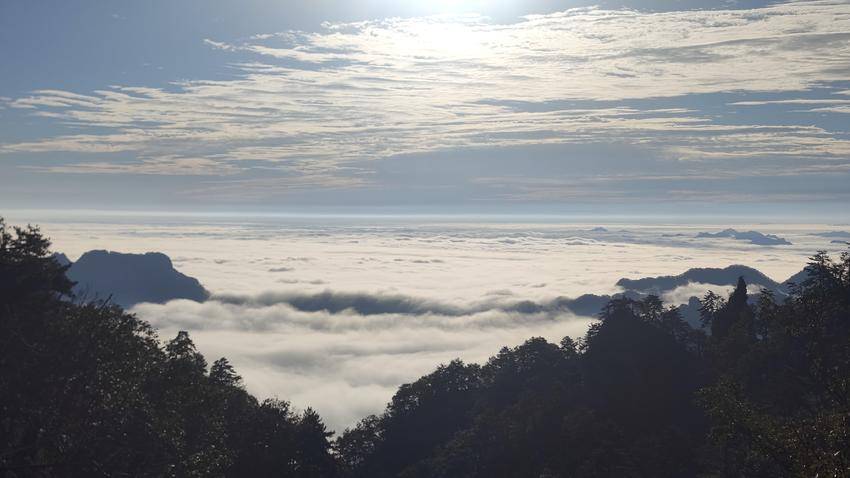 武当秋日云海(1).doc