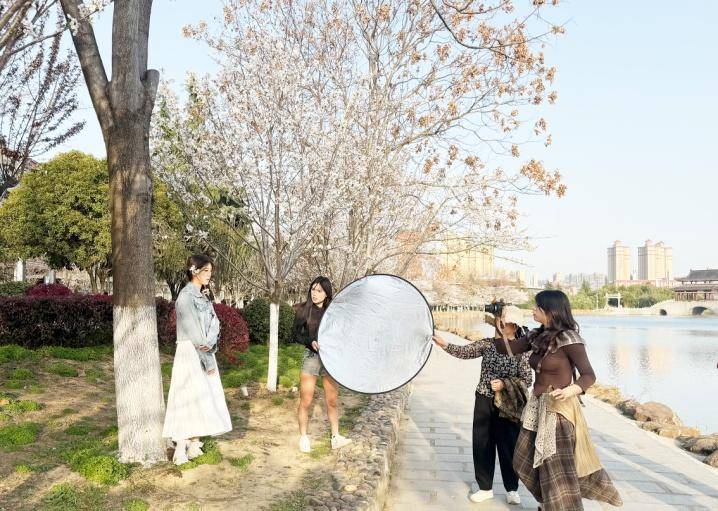 这条“樱花大道”，才是天门春日的“浪漫顶流”!.docx