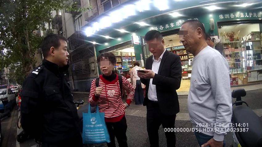 20241105“我在家摔了，速回电回家。”民警急中生智惊险拦截劝阻保住10万元血汗钱.docx