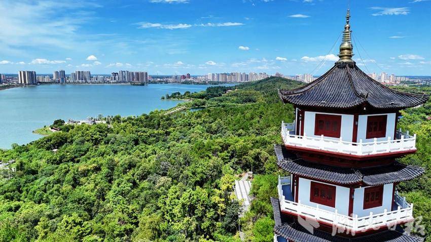 嘉鱼：山水一幅画 城在水一方(1).docx